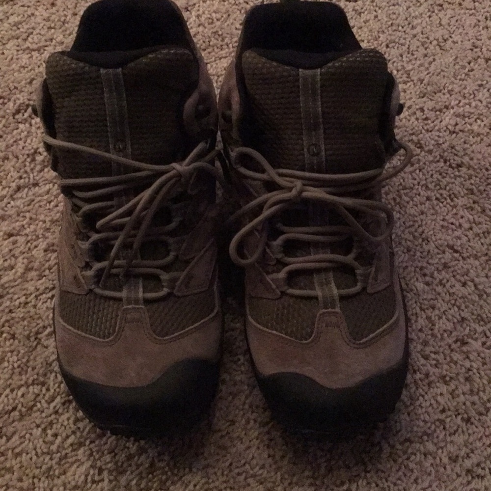 Men’s Merrell Boots Size 9 1/2